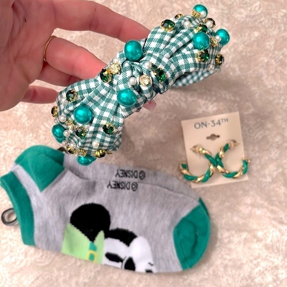 Brand New St. Patrick Day Set Green Beaded Gingham Headband Disney Socks Hoops main image 14